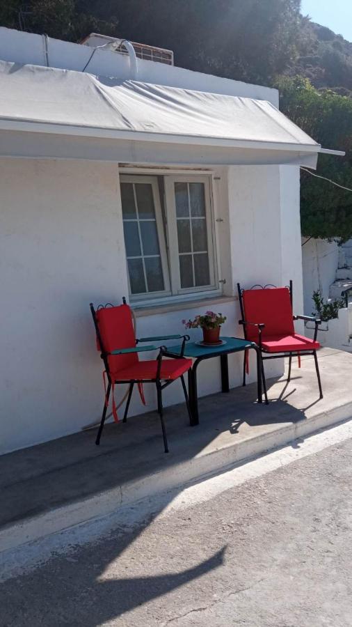 Sweet Home With Two Beds -One Single Room- With Beautiful View! 阿齐亚马利那 外观 照片